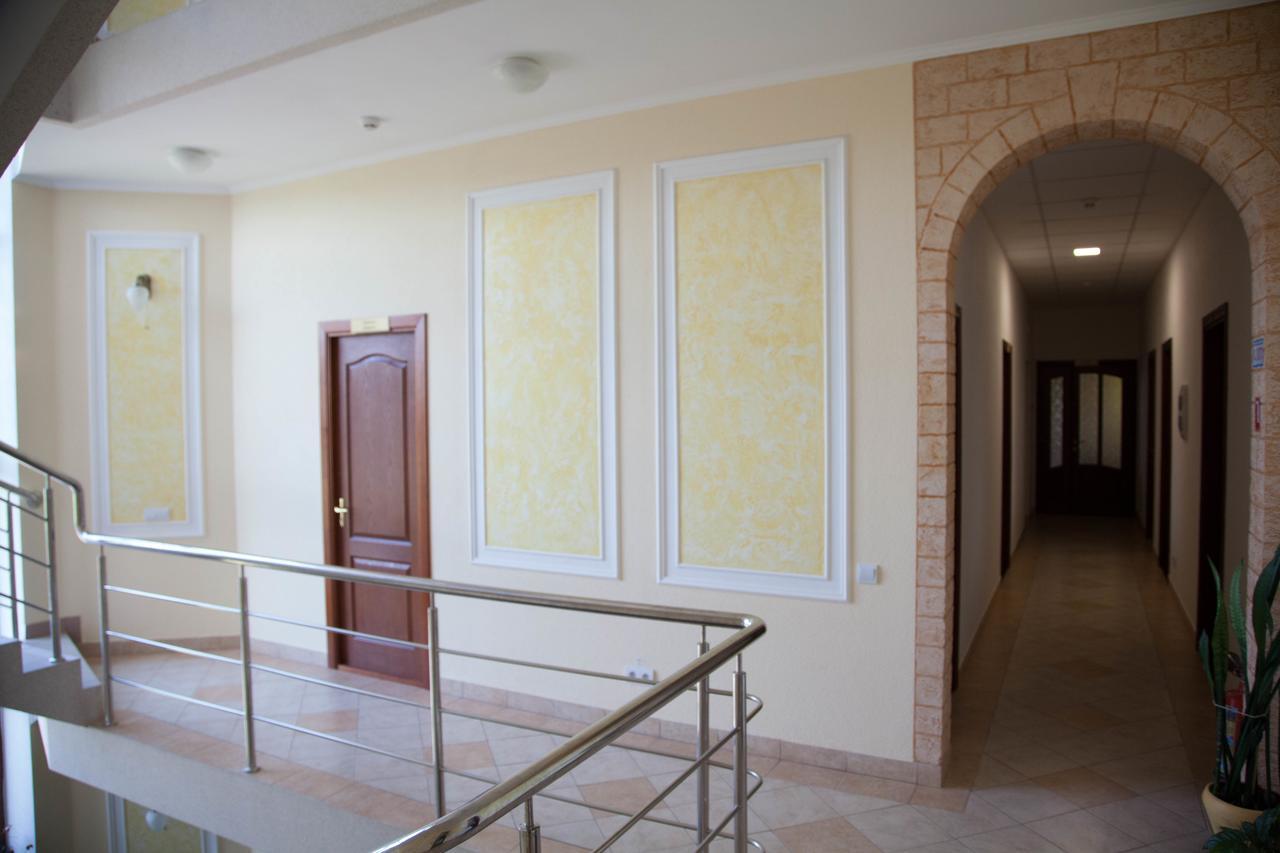 Alekselena Hotel Malekhuv Luaran gambar