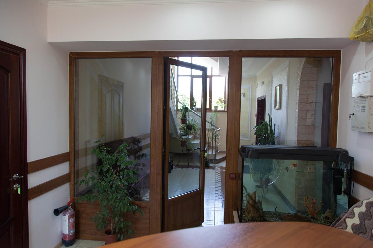 Alekselena Hotel Malekhuv Luaran gambar