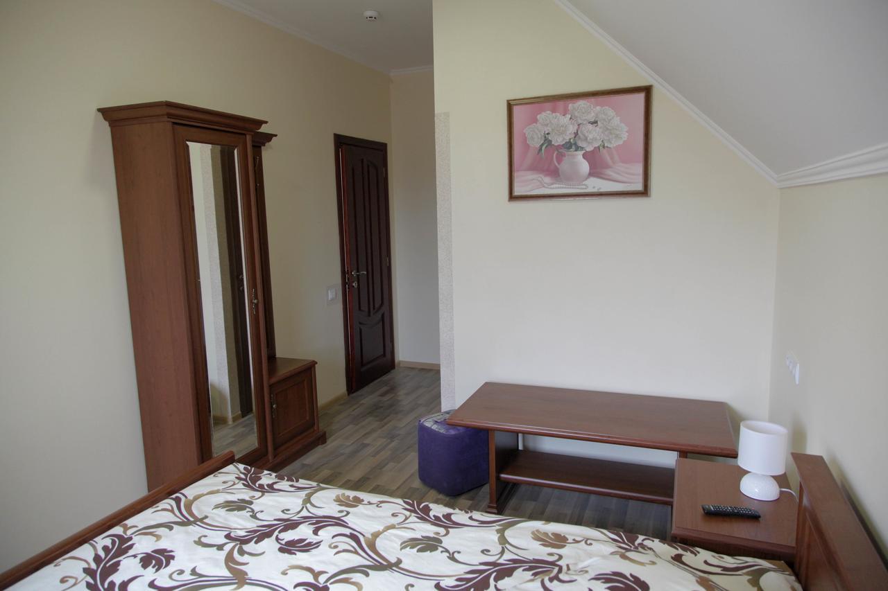 Alekselena Hotel Malekhuv Luaran gambar