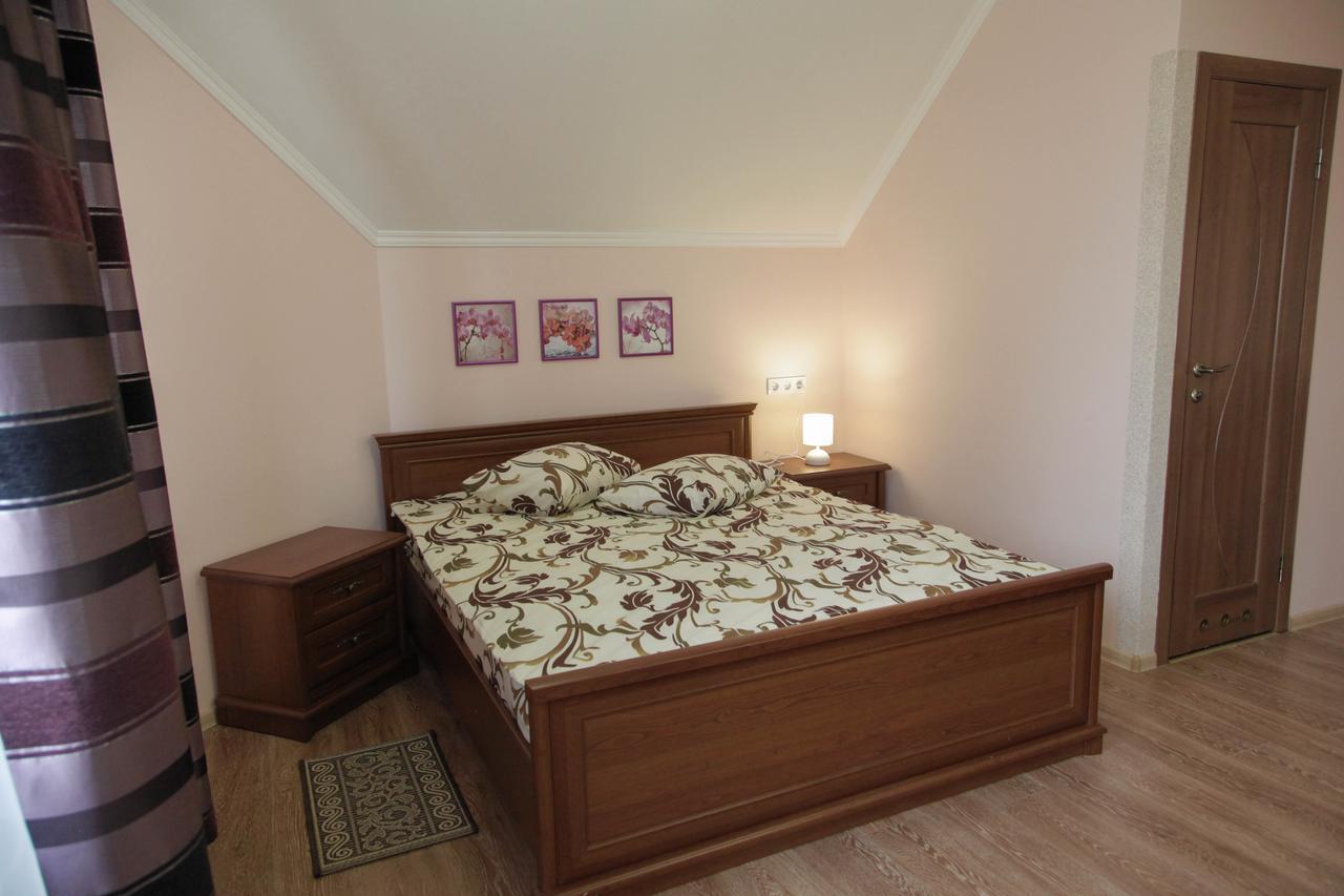 Alekselena Hotel Malekhuv Luaran gambar