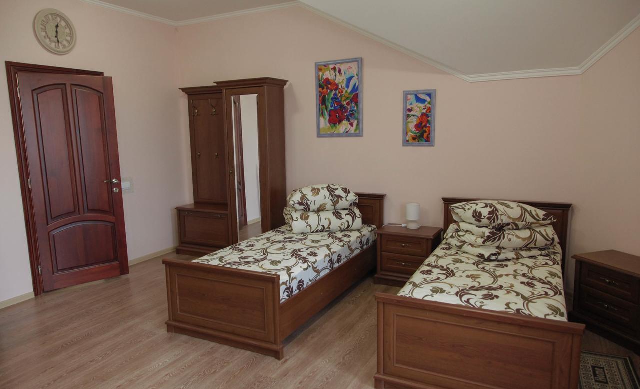 Alekselena Hotel Malekhuv Luaran gambar