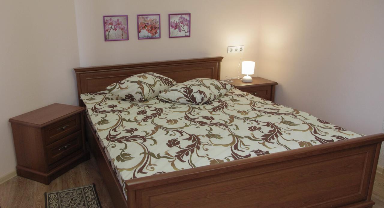 Alekselena Hotel Malekhuv Luaran gambar