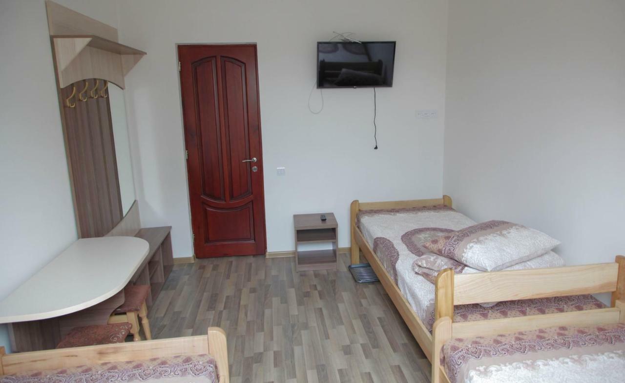 Alekselena Hotel Malekhuv Luaran gambar