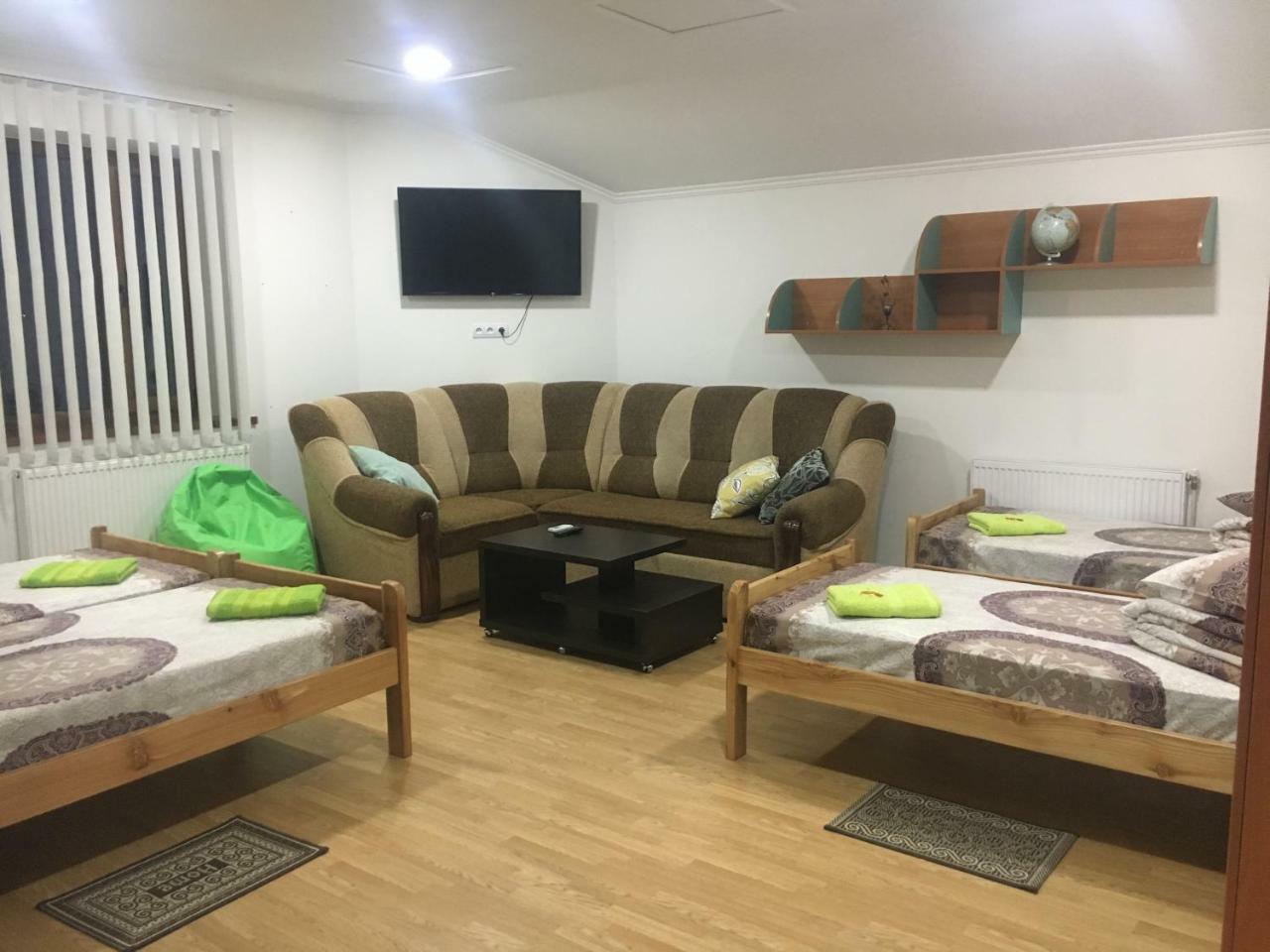 Alekselena Hotel Malekhuv Luaran gambar